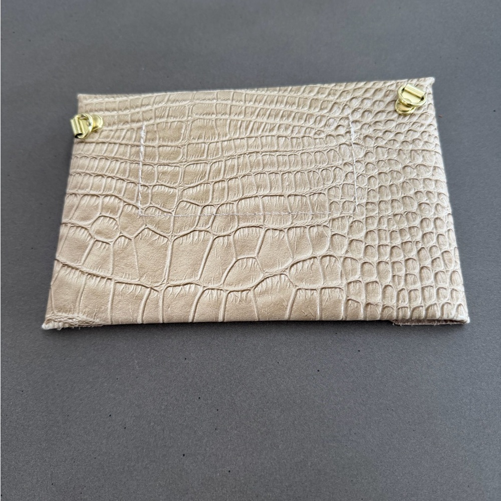 Neutral Croc-Embossed Leather Card & Key Holder - Picture 2 of 2
